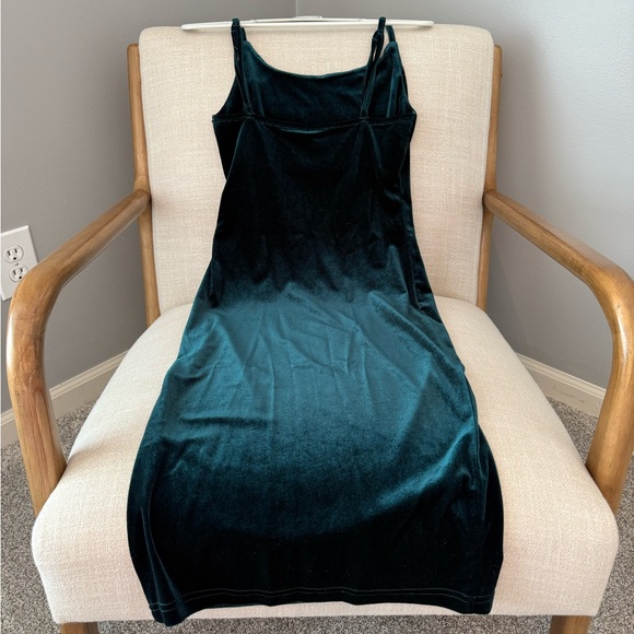 SHEIN Midi Dress in Velvet Green - Picture 5 of 9